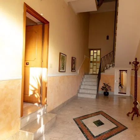 L' Edera Bed & Breakfast 3*