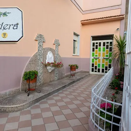 L' Edera 3*